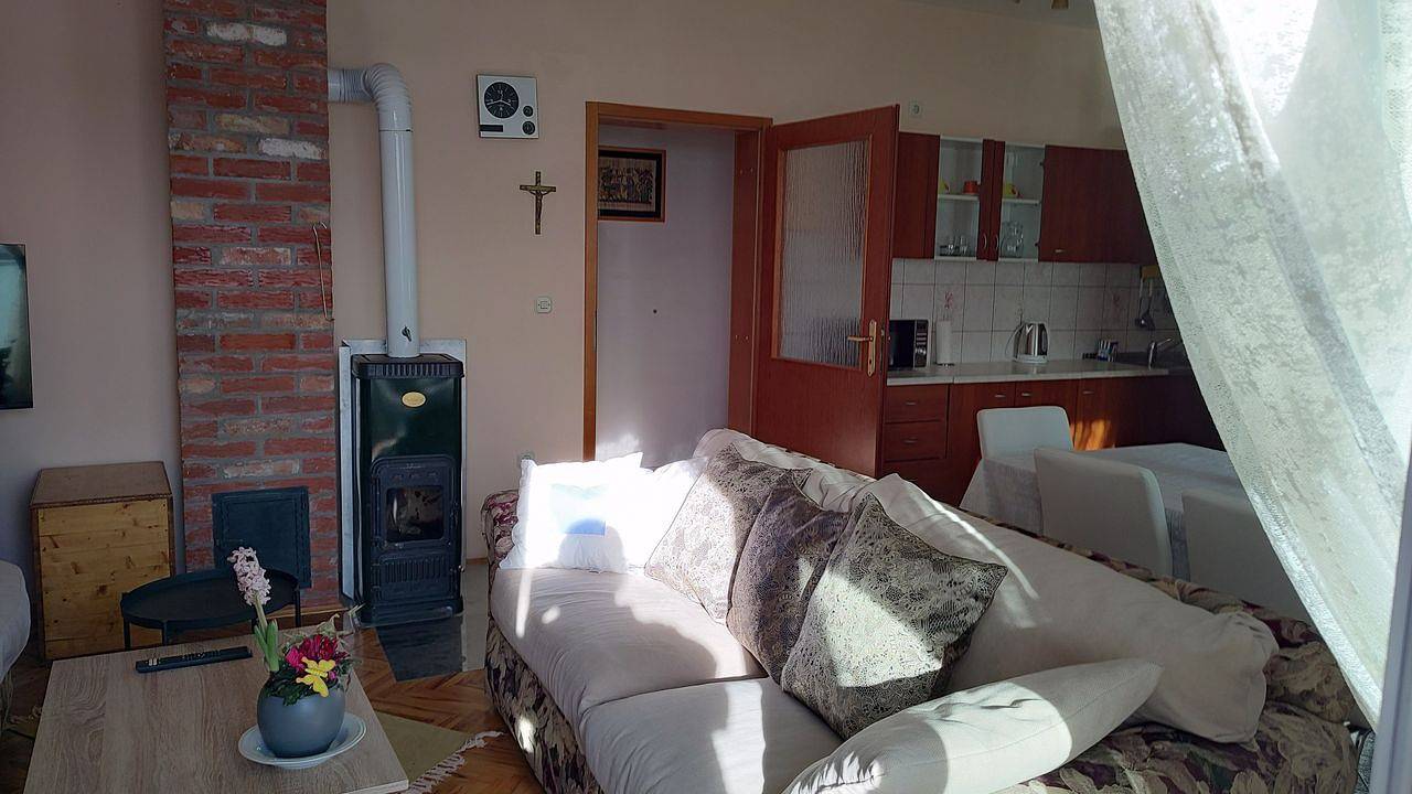 Ganze Ferienwohnung, Ferienwohnung für 6 Personen (87 m²) in Miočić in Rtina, Zadar