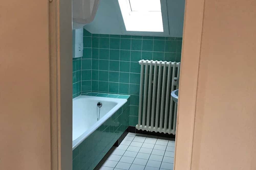 Ganze Wohnung, Ruhige Ferienwohnung und traumhaftem Fernblick ins Weserbergland in Bad Eilsen, Landkreis Schaumburg