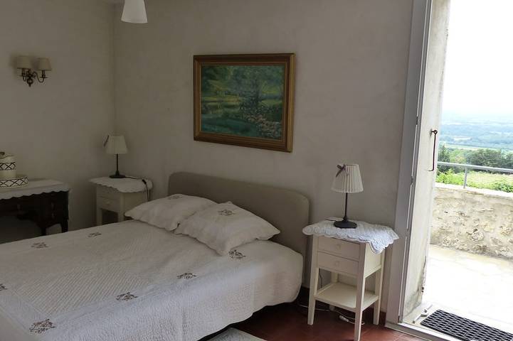 Großes altes Haus, geschmackvoll renoviert, mit einem eleganten Pool.<br> in Saint-Marcel-d'Ardèche, Gorges de l’Ardèche