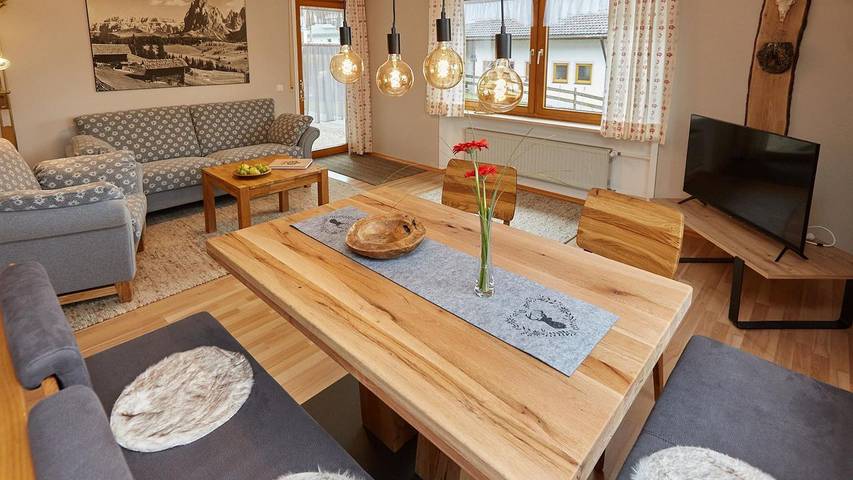 Ferienwohnung für 4 Personen, mit Terrasse und Garten in Rettenberg