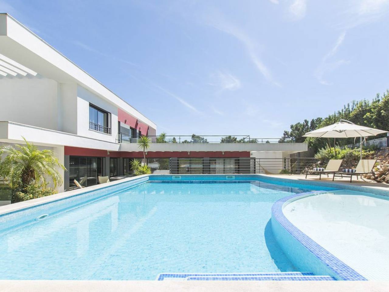 Marvellous Troia Villa | 4 Bedrooms | Villa Andola Platina | Private Pool | Pool Table | 200m to Beach in Sol Tróia, Carvalhal
