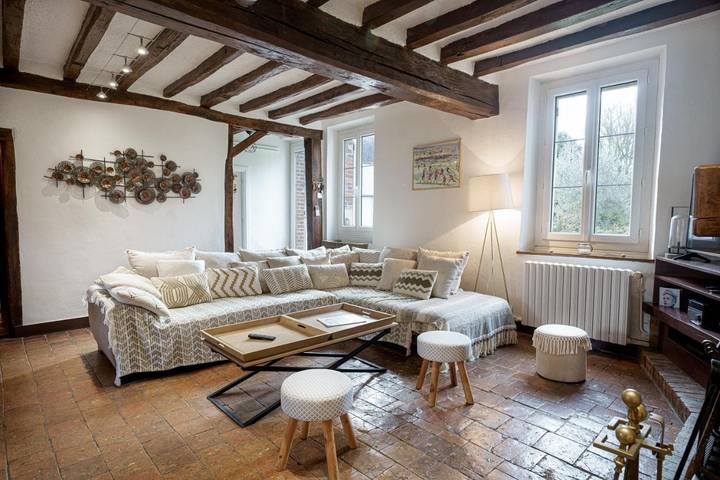 Location de vacances pour 12 personnes, avec Terrasse et Jardin ainsi que Piscine et Vue à Saint-Hilaire-les-Andrésis - 4