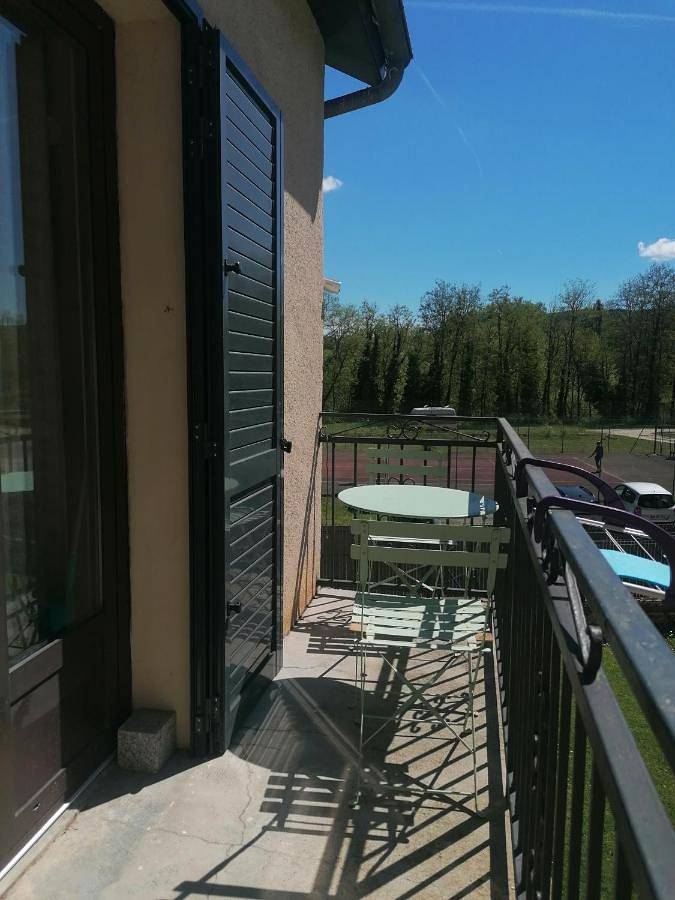 Maison d’hôte pour 3 personnes, avec terrasse ainsi que vue et jardin