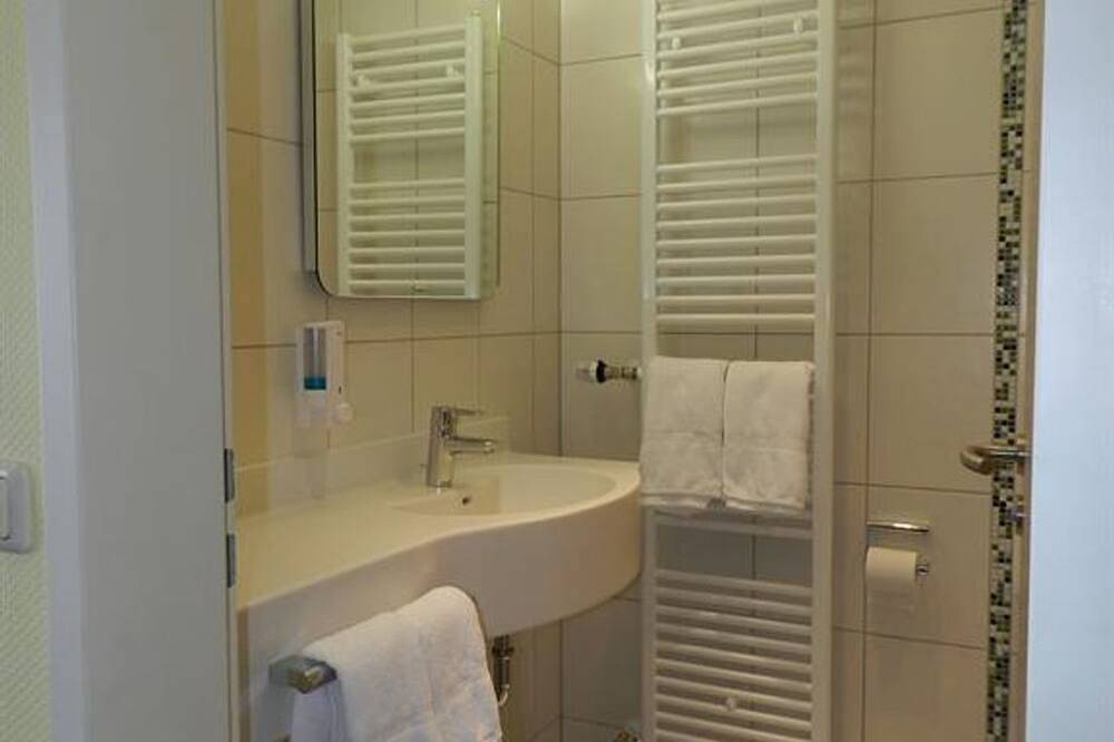 Doppelzimmer Komfort Dusche/Wc - Hotel Schlossblick in Blankenheim, Naturpark Hohes Venn-Eifel