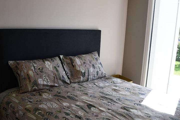 Location de vacances pour 4 personnes, avec jacuzzi ainsi que terrasse et jardin à Léhon - 3