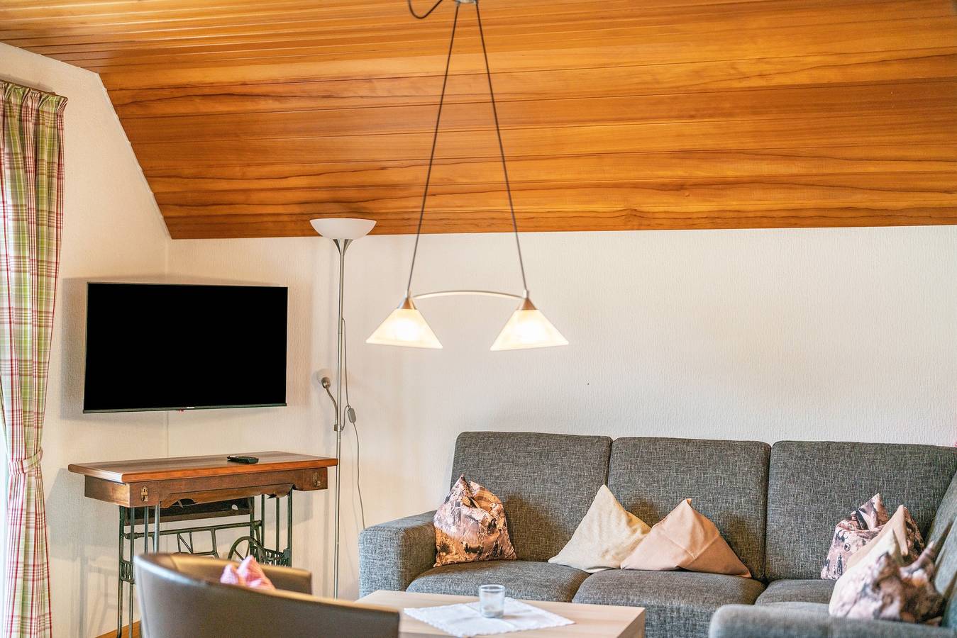 Ganze Wohnung, Ferienwohnung Tannengrün" mit Gemeinschaftsterrasse, Gemeinschaftsgarten und Wi-Fi in Winden im Elztal, Südschwarzwald