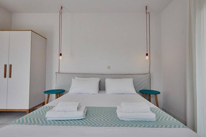 Gîte pour 2 personnes, avec balcon et jardin dans Andros - 4