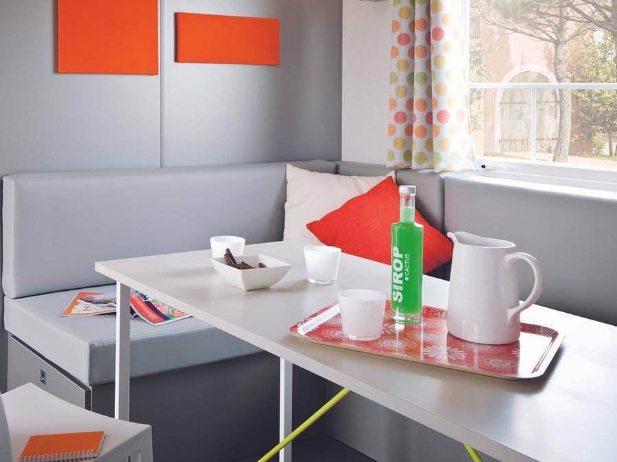 Flower Camping Le Rochelongue - Mobilheim 6 personen - Mobilheim Confort 28m² - 3 Schlafzimmer + Tv + Klimaanlage 6 Pers. in Cap d'Agde, Agde