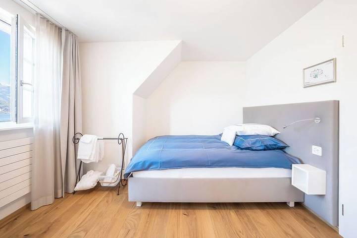 Delightful 6-bedroom Boutique Guesthouse on Lake Sarnen in Sachseln, Obwalden