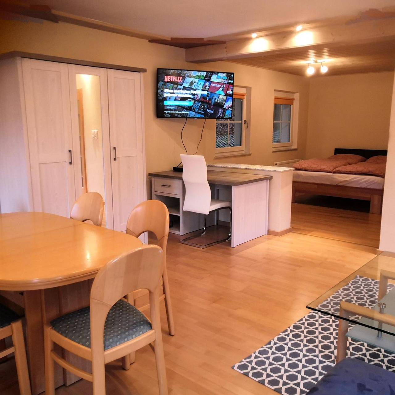 Entire apartment, Apartment 'Ferienhaus Am Bach' with Private Terrace and Wi-Fi in Deuerling, Eastern Bavaria