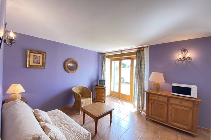 Gîte pour 2 personnes, avec Terrasse ainsi que Jardin et Piscine à Brunet (Alpes-de-Haute-Provence)