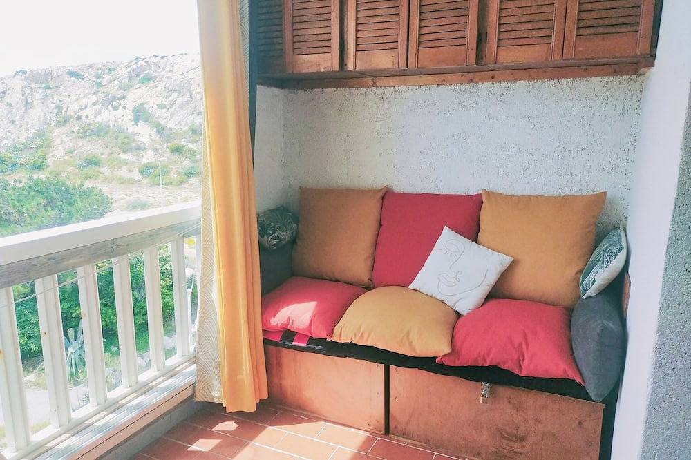 Appartement entier, Studio sur l'île du Frioul : au pied d'une plage et de la calanque Morgiret. in Frioul archipelago, Marseille