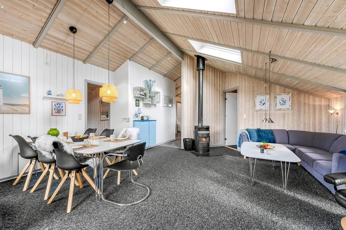 Beautiful home in Hvide Sande w/ Wifi, 4 Bedrooms and Sauna in Nørre Lyngvig, Hvide Sande