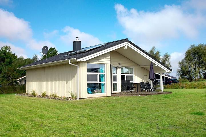 Ferienhaus für 4 Personen, mit Terrasse und Garten sowie Sauna