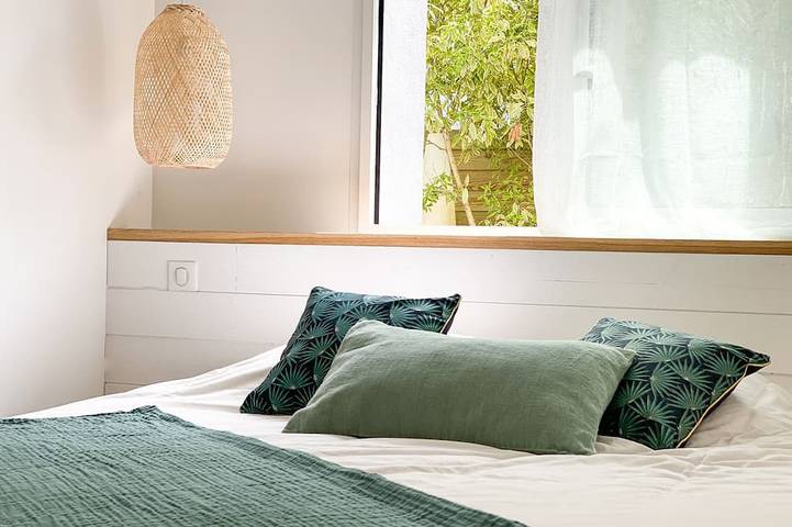 Gîte pour 4 personnes, avec terrasse ainsi que sauna et jacuzzi dans Plage des Estagnots - 4