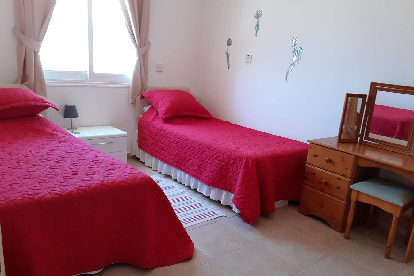 2-Bed House Sleeps 6 -Pool -Free Parking -Netflix in South Cyprus