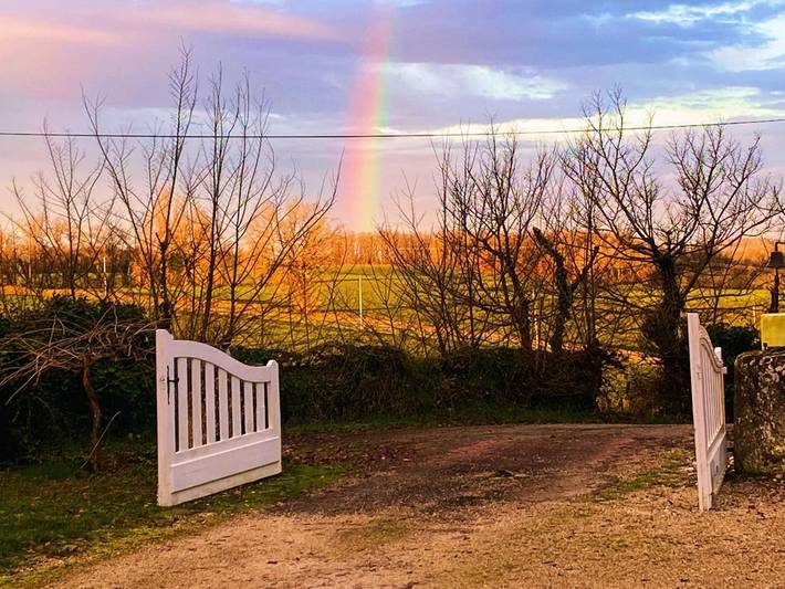 Location de vacances pour 3 personnes, avec vue ainsi que piscine et jardin à Bourg-de-Visa - 3