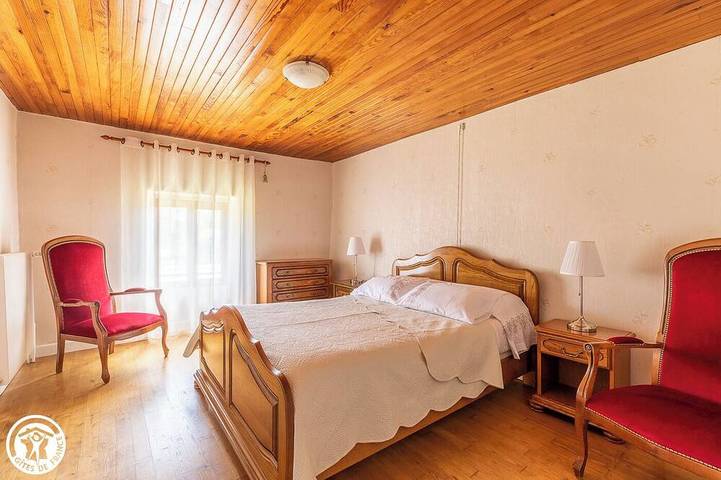 Location de vacances pour 5 personnes, avec jardin à Charbonnières-les-Varennes - 4