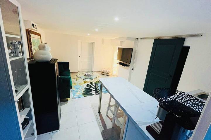 Appartement entier, Chic and Peaceful apparement at Villa Linda in Tremblay-en-France, Seine-Saint-Denis