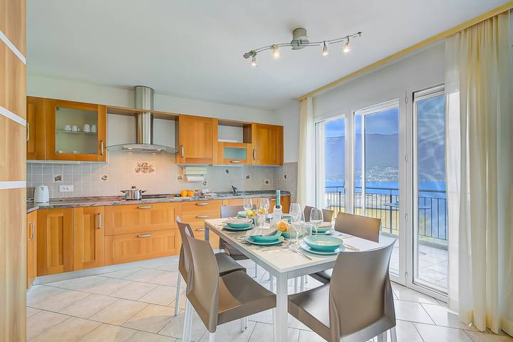 Villa pour 4 personnes, avec terrasse et vue sur le lac, adapté aux familles en Suisse - 3