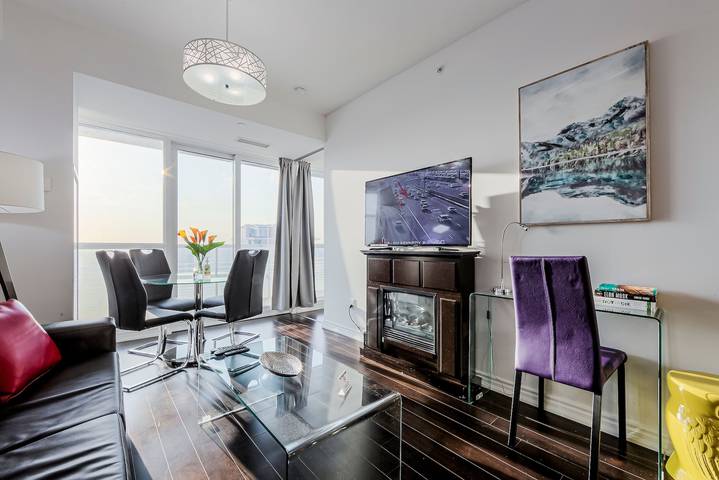 Vacation apartment for 6 people, with balcony in Toronto