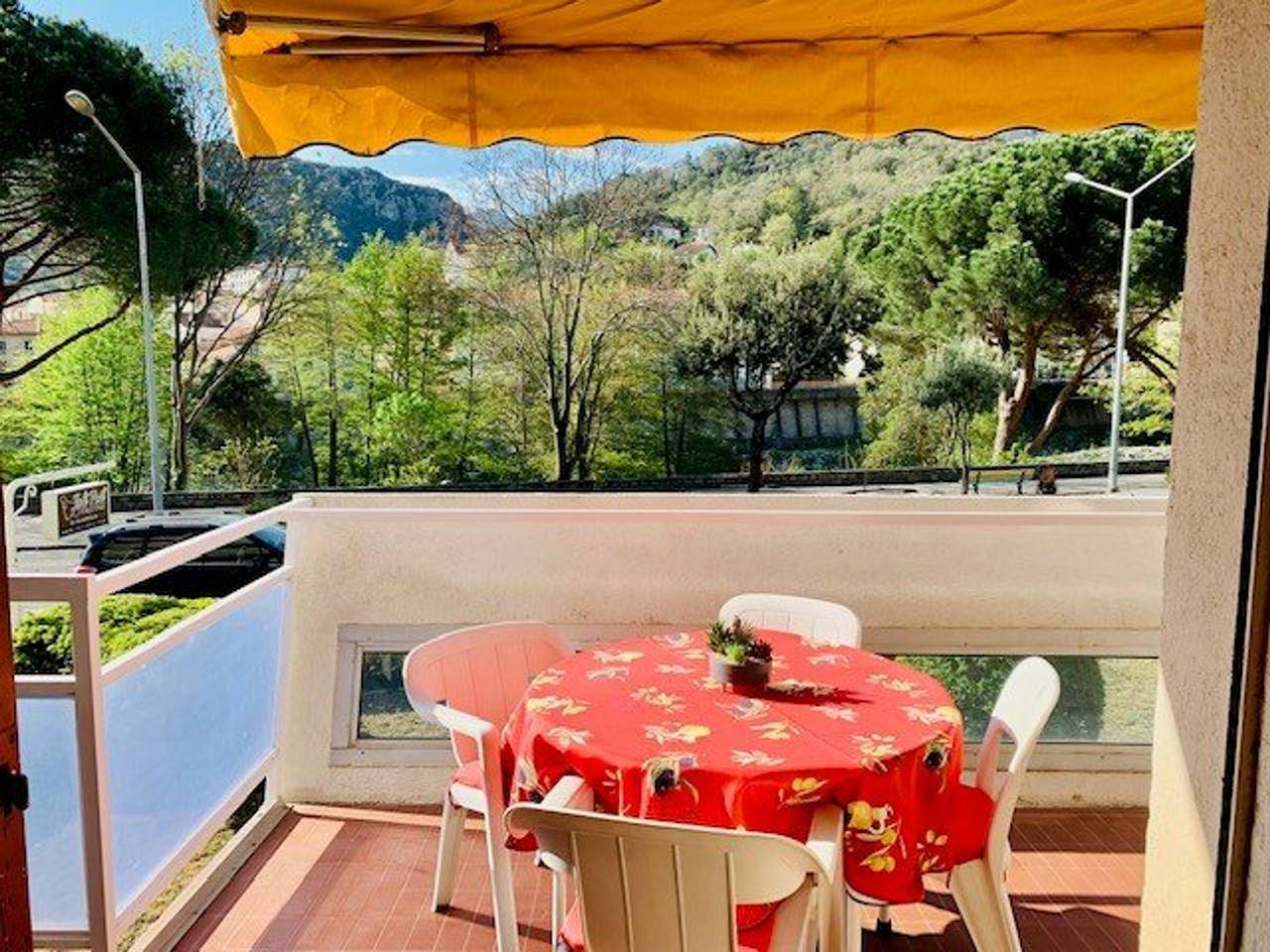 Appartement entier, Charmant F2 avec terrasse, parking, et Wifi - à 600m des thermes d'Amélie-les-Bains in Amélie-les-Bains-Palalda, Région de Céret