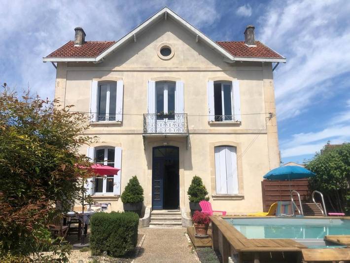 Location de vacances pour 2 personnes, avec piscine ainsi que jardin et vue à Pons - 2