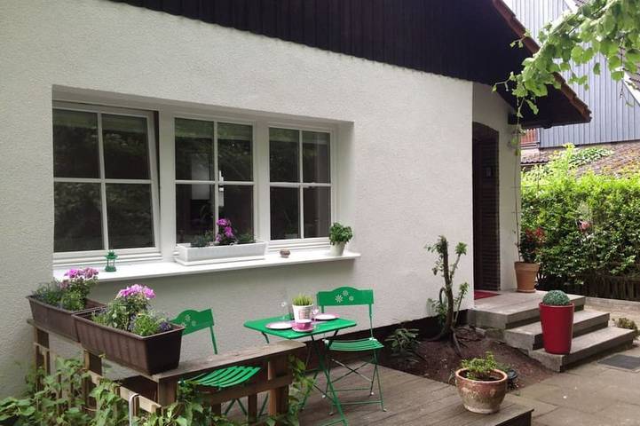 Ferienwohnung für 4 Personen, mit Whirlpool und Terrasse sowie Garten in Hamburg-Nord