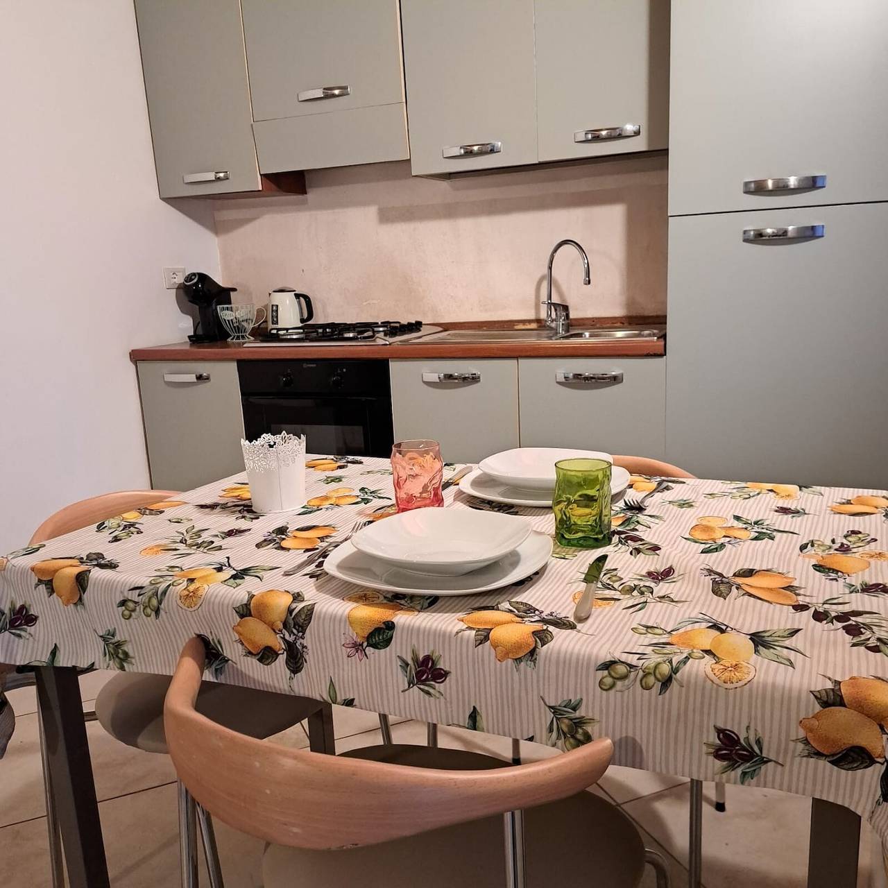 Ferienhaus 'Lakely Nest' mit Seeblick, Wlan und Klimaanlage in Sale Marasino, Catena Bresciana Occidentale