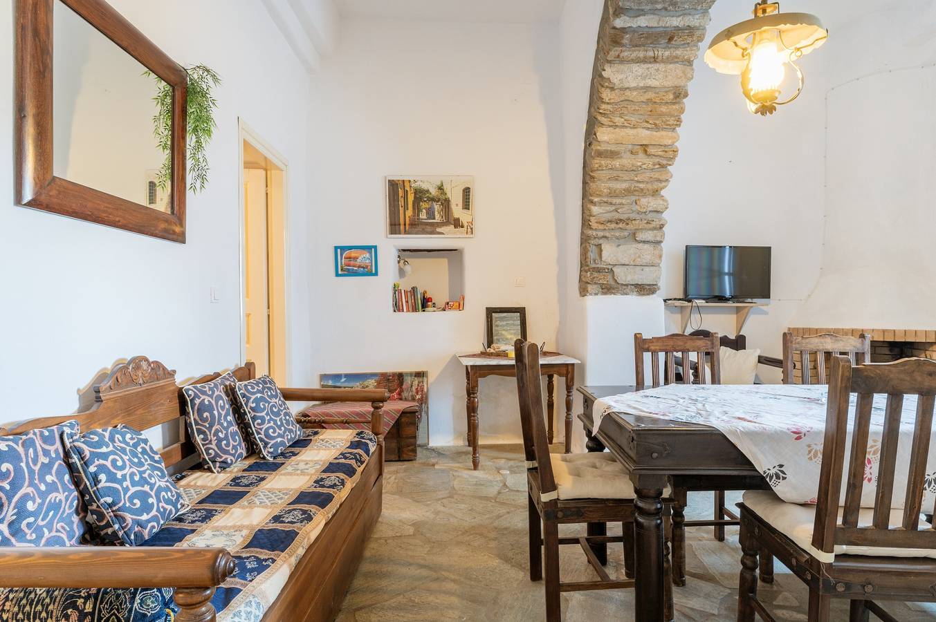 Holiday Home 'Kykladen White House' with Mountain View and Shared Terrace in Tinos