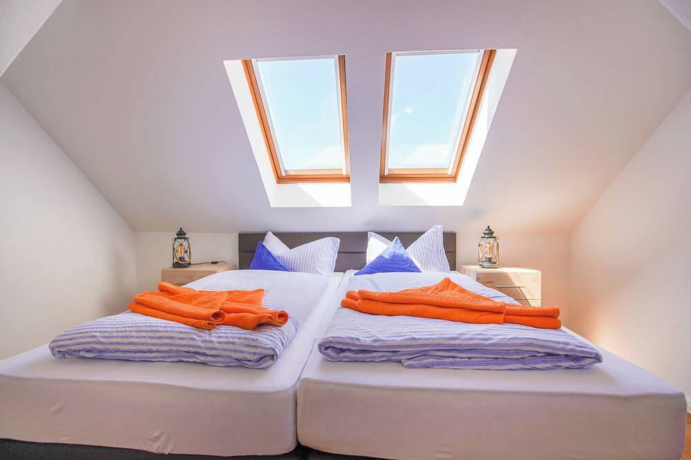 Ganze Wohnung, Apartment Seehund, Hotel Windrose, 2 Og, ca.65qm, im Zentrum, ruhig, Borkum in Borkum