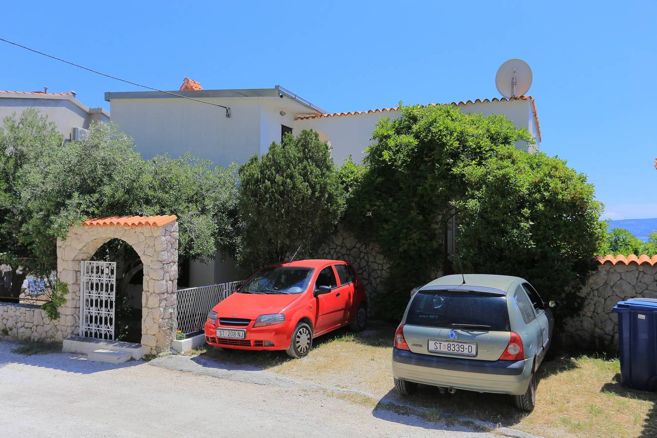 Entire apartment, Two bedroom apartment with terrace and sea view Pisak, Omiš A-1006-a in Pisak, Omiš-Riviera