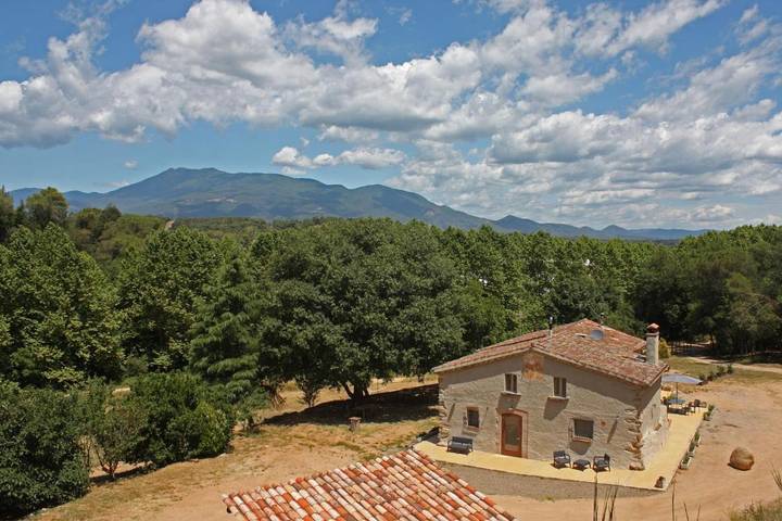 Gîte pour 4 personnes, avec vue ainsi que jardin et piscine, animaux acceptés dans San Celoni - 4