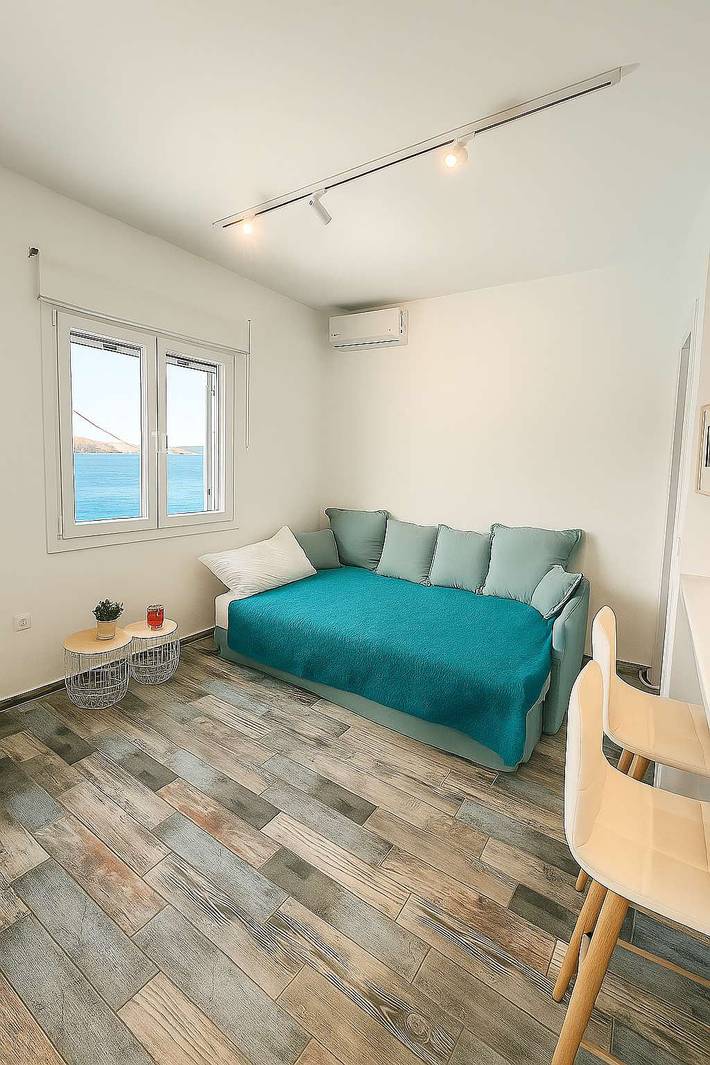 Ganze Wohnung, Seafront Alos Gem - Loutra Seaview Escape in Kythnos