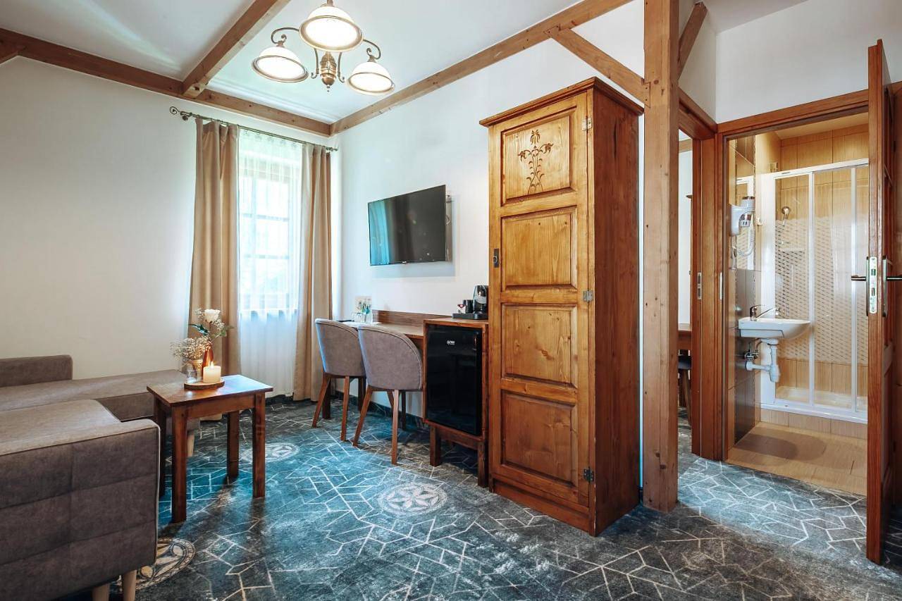 Cały apartament wypoczynkowy, Double or Twin Room with Balcony in Suche, Karpaty (Polska)