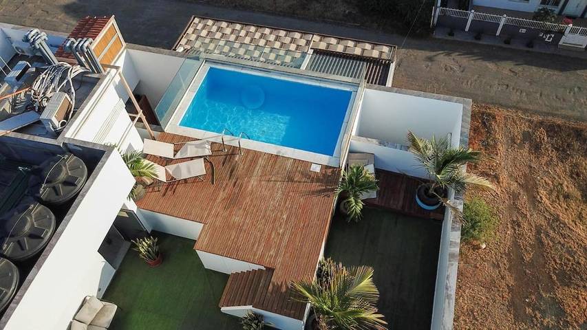 Gîte pour 8 personnes, avec vue ainsi que piscine et balcon dans Praia - 4