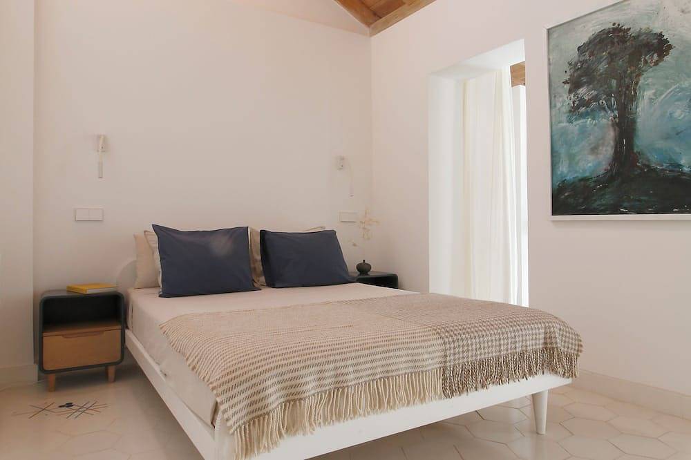 The house, two floors and jungle patio. in Madrid, Área Metropolitana de Madrid