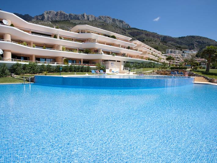 Holiday rental for 4 people, with children pool and terrace as well as view and garden in Altea