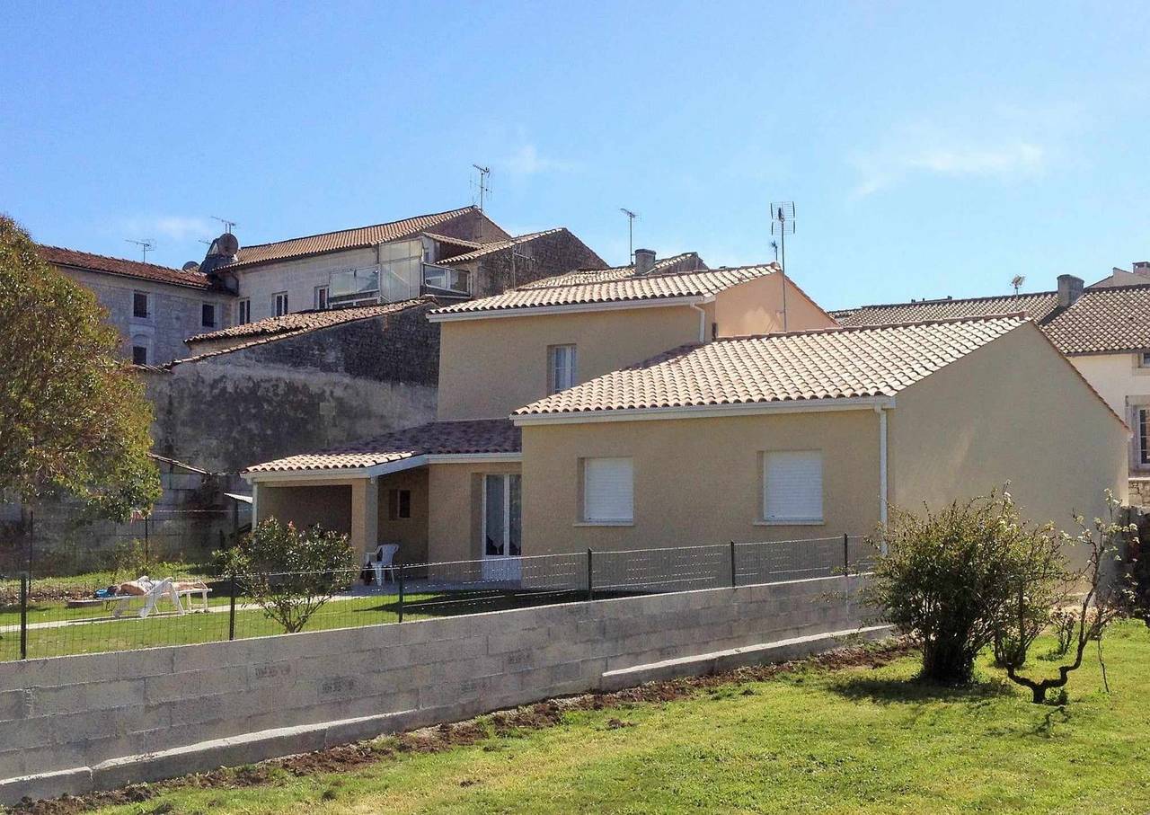 Maison 2 ch. Au cœur des Brouillauds (vélos sur demande) in Jonzac, Région de Jonzac