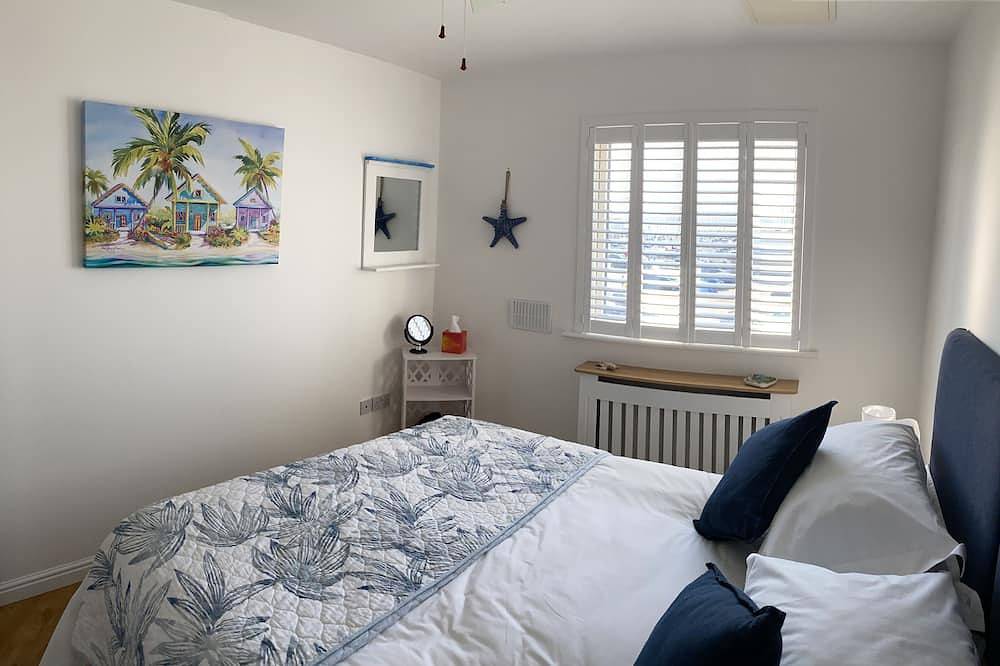 Appartement entier, Harbour Lights sea and beach views with a Caribbean-style and secure parking in Poole, Poole Harbour