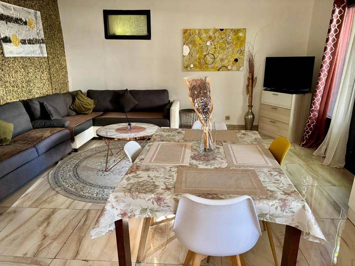 Apartamento de vacaciones para 5 personas, con vistas y jardín - 1