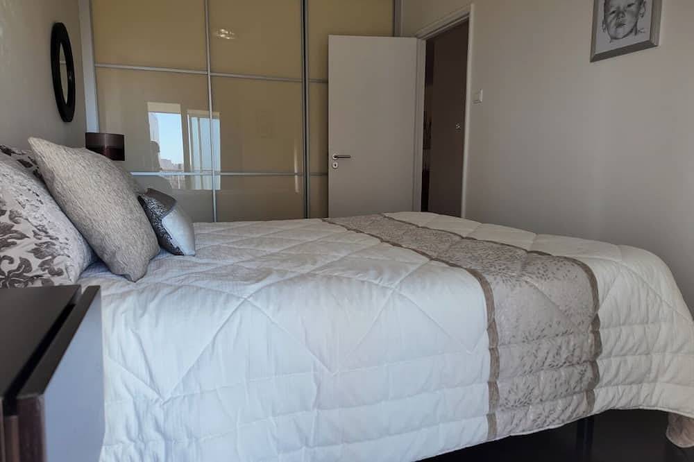 Ganze Wohnung, 2-bedr. apartment on Av. Vasco da Gama, Póvoa de Varzim. Two minutes from the beach! in Povoa de Varzim, Porto Distrikt