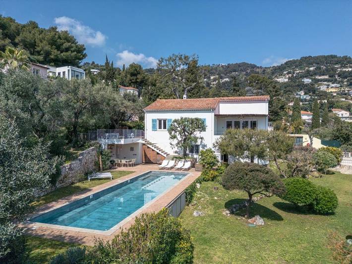 Villa pour 8 personnes, avec Terrasse et Jardin ainsi que Piscine et Vue à Roquebrune-Cap-Martin