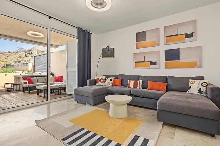 Appartement entier, Appartement de vacances « Townhouse Atlantic Luxury Stay » avec vue mer, piscine et Wi-Fi in Puerto Santiago, Santiago del Teide