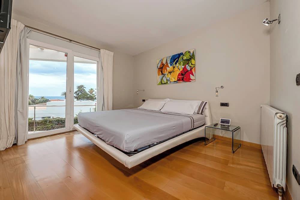 Villa con Piscina Vistas al Mar in Punta Prima, Sant Lluís