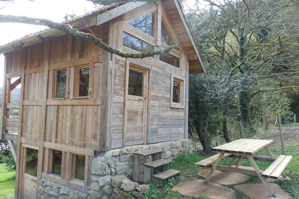 Cabane écolodge chambre d'hôtes insolite in Broye, Région d'Autun