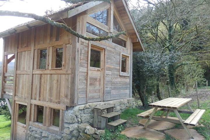 Location de vacances pour 5 personnes, avec Balcon et Jardin à Broye