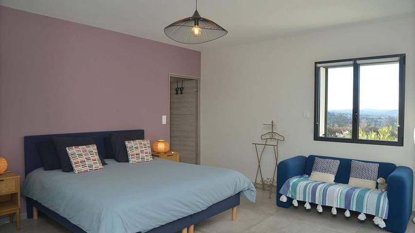 Location de vacances pour 7 personnes, avec jardin et piscine à Barjac - 4