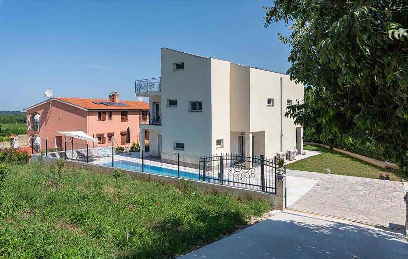 Ferienhaus für 8 Personen mit Terrasse in Mugeba, Porec und Umgebung