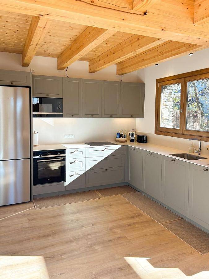 Gîte pour 10 personnes, avec vue ainsi que terrasse et jardin à Osséja - 3